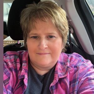 Meet your Posher, Debbie